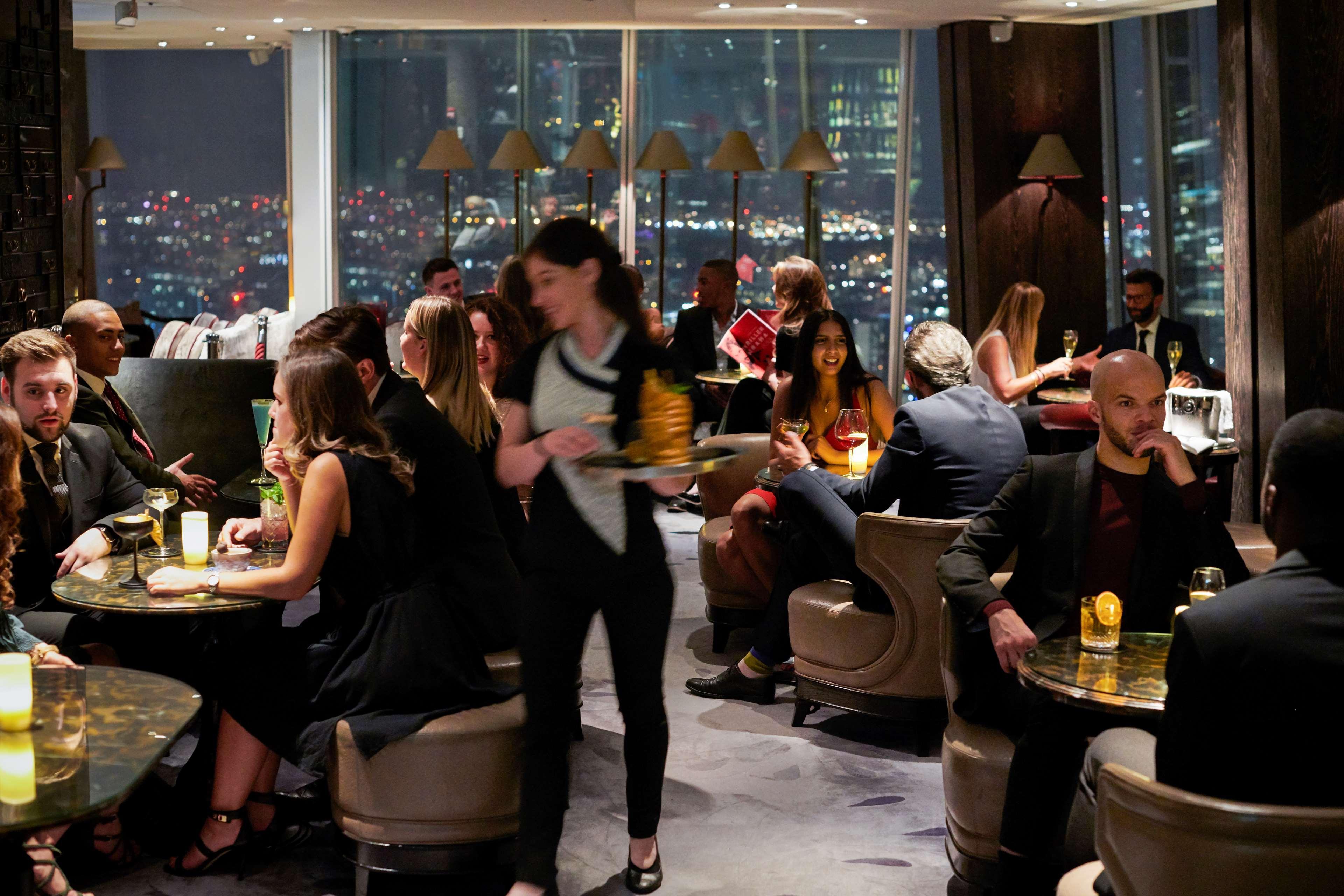 Shangri-La The Shard, Londra Esterno foto The bar at the top of the Shard