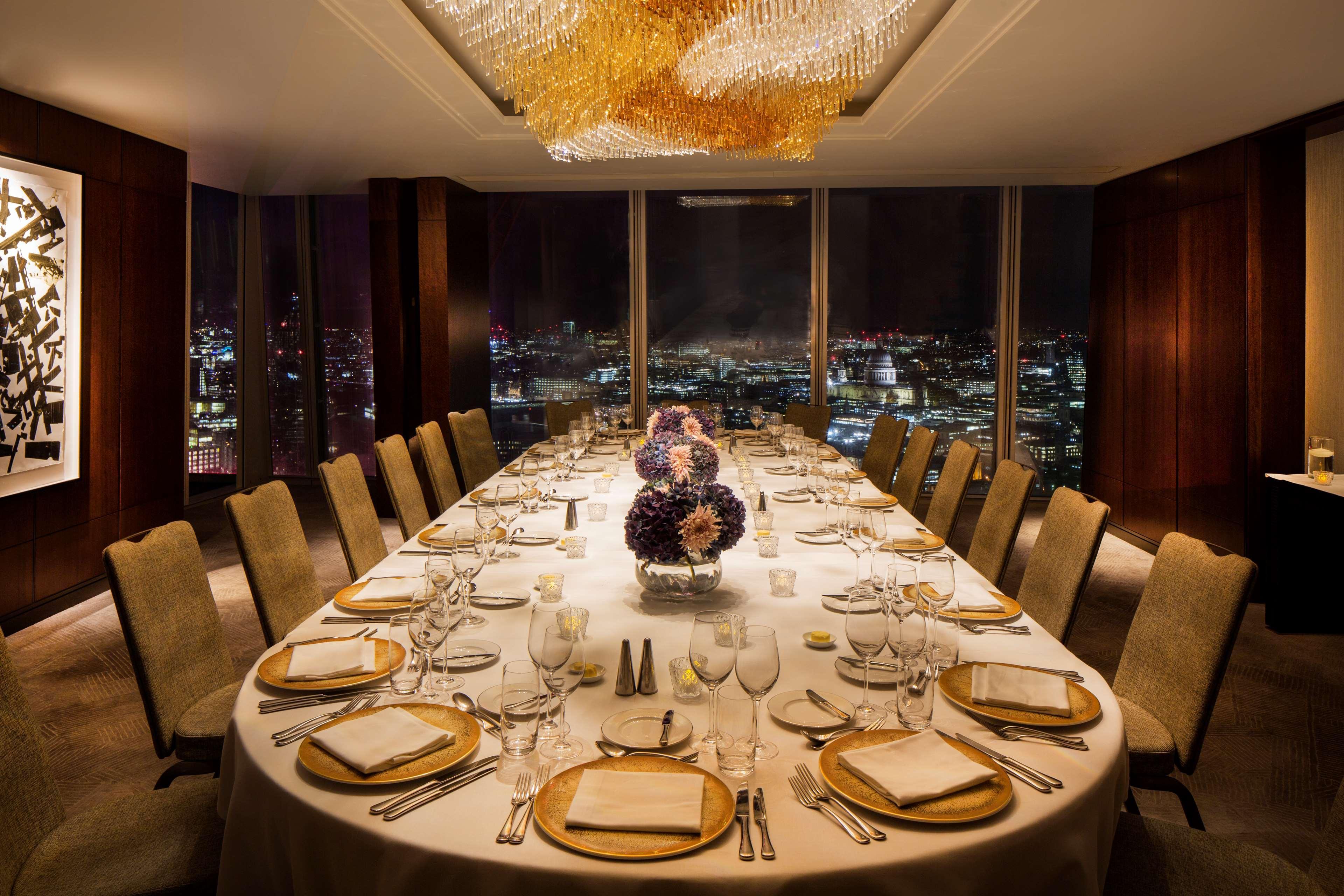 Shangri-La The Shard, Londra Esterno foto The private dining room at the restaurant