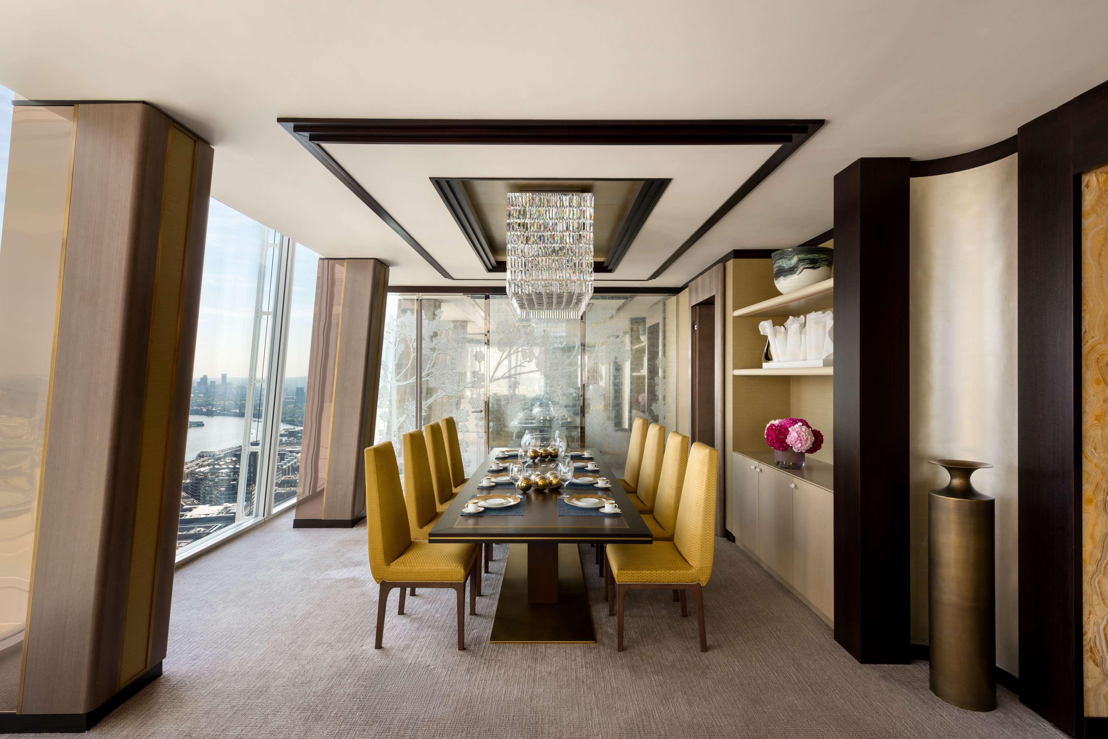 Shangri-La The Shard, Londra Esterno foto The dining room