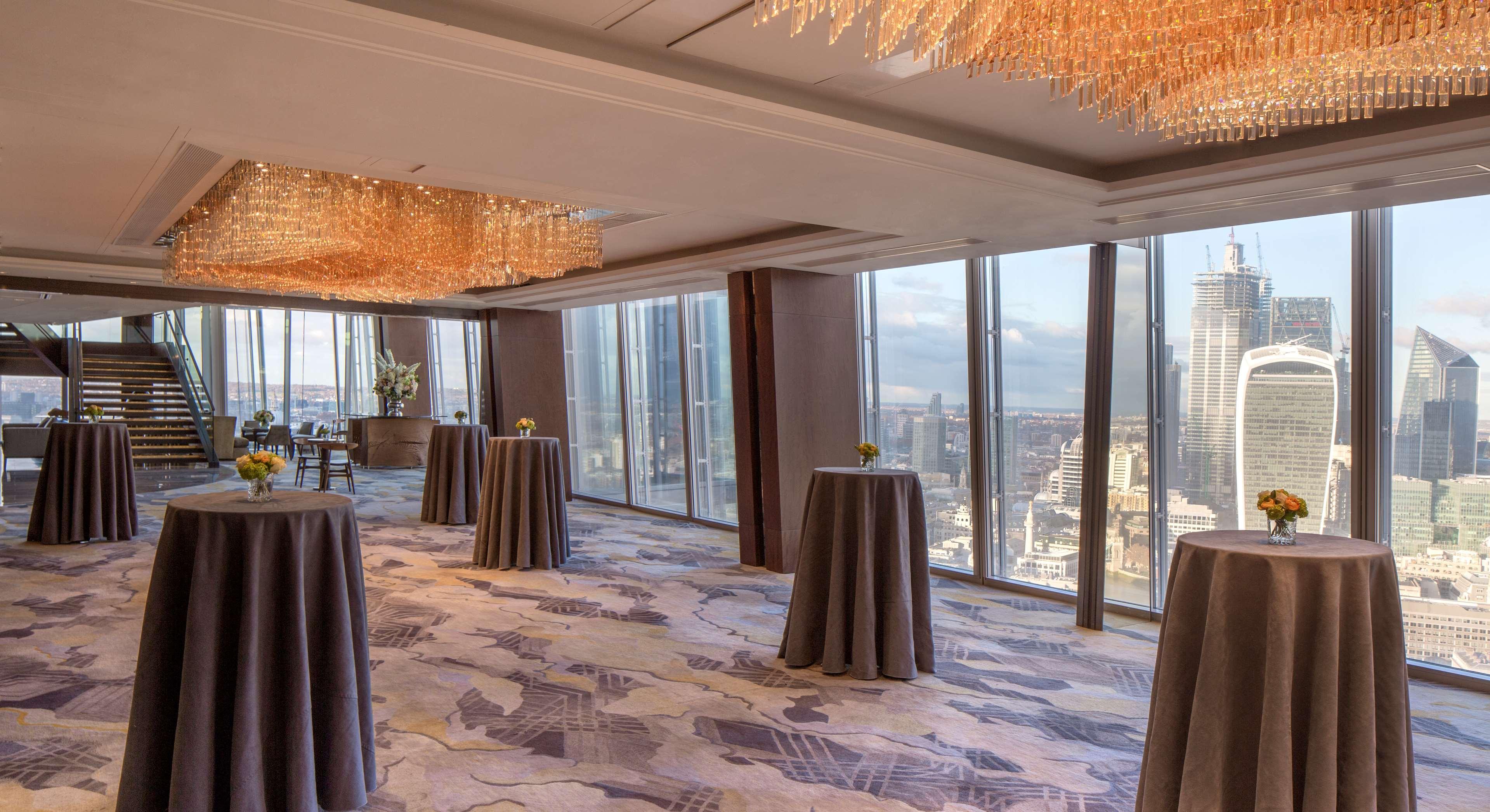 Shangri-La The Shard, Londra Esterno foto The 56th floor of the Shard