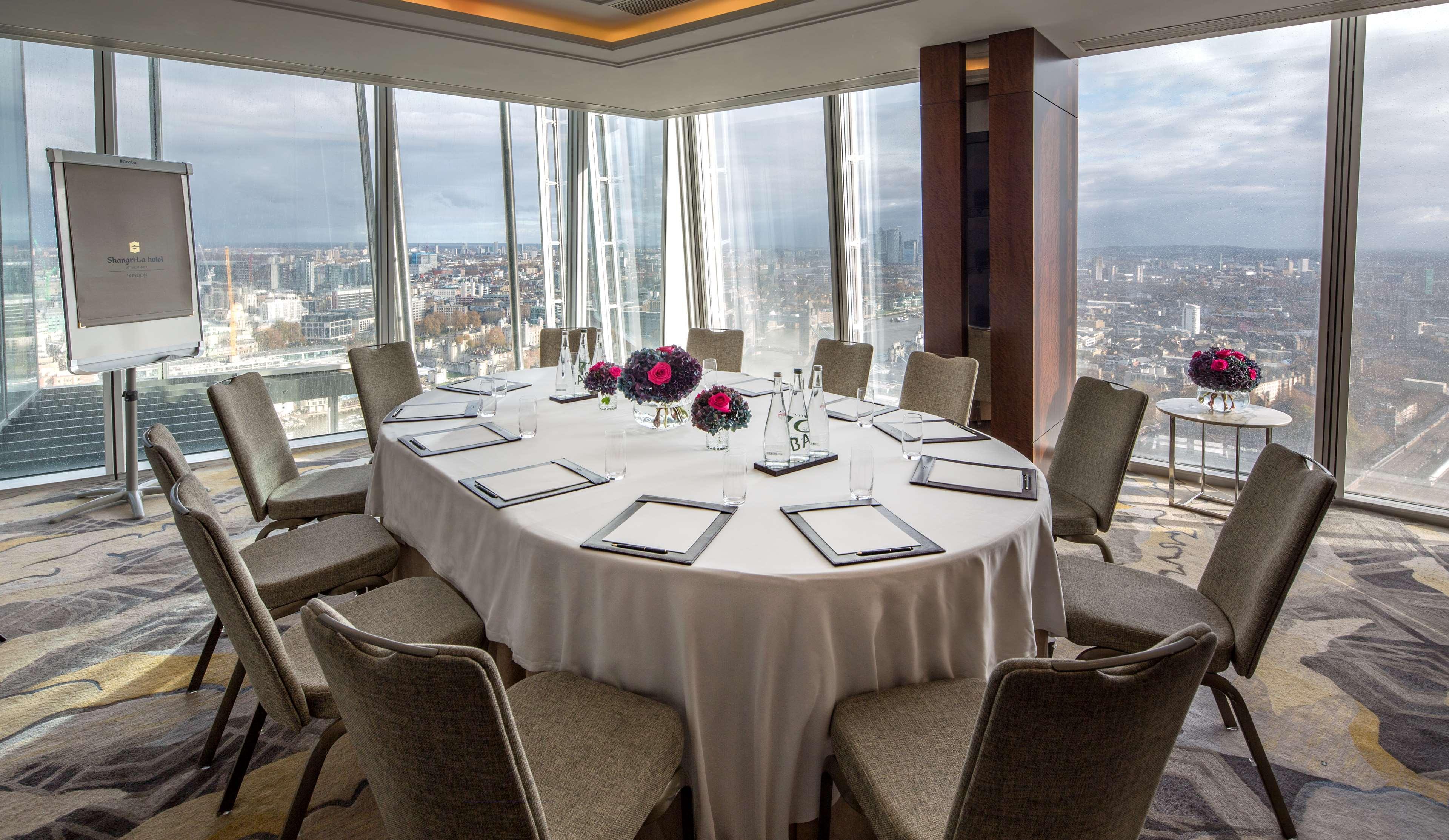 Shangri-La The Shard, Londra Esterno foto The Shard, London