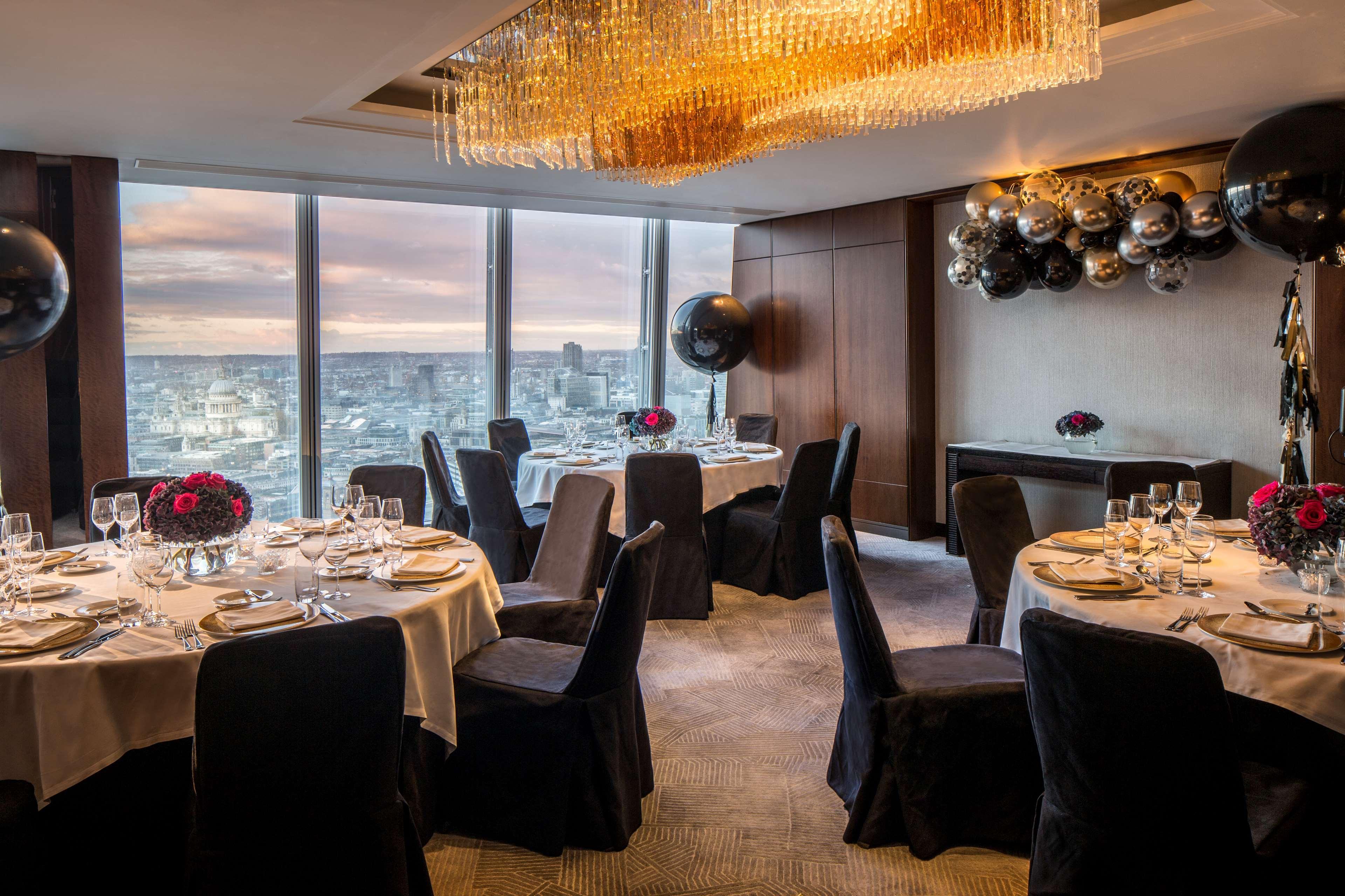 Shangri-La The Shard, Londra Esterno foto The Club at The Standard London