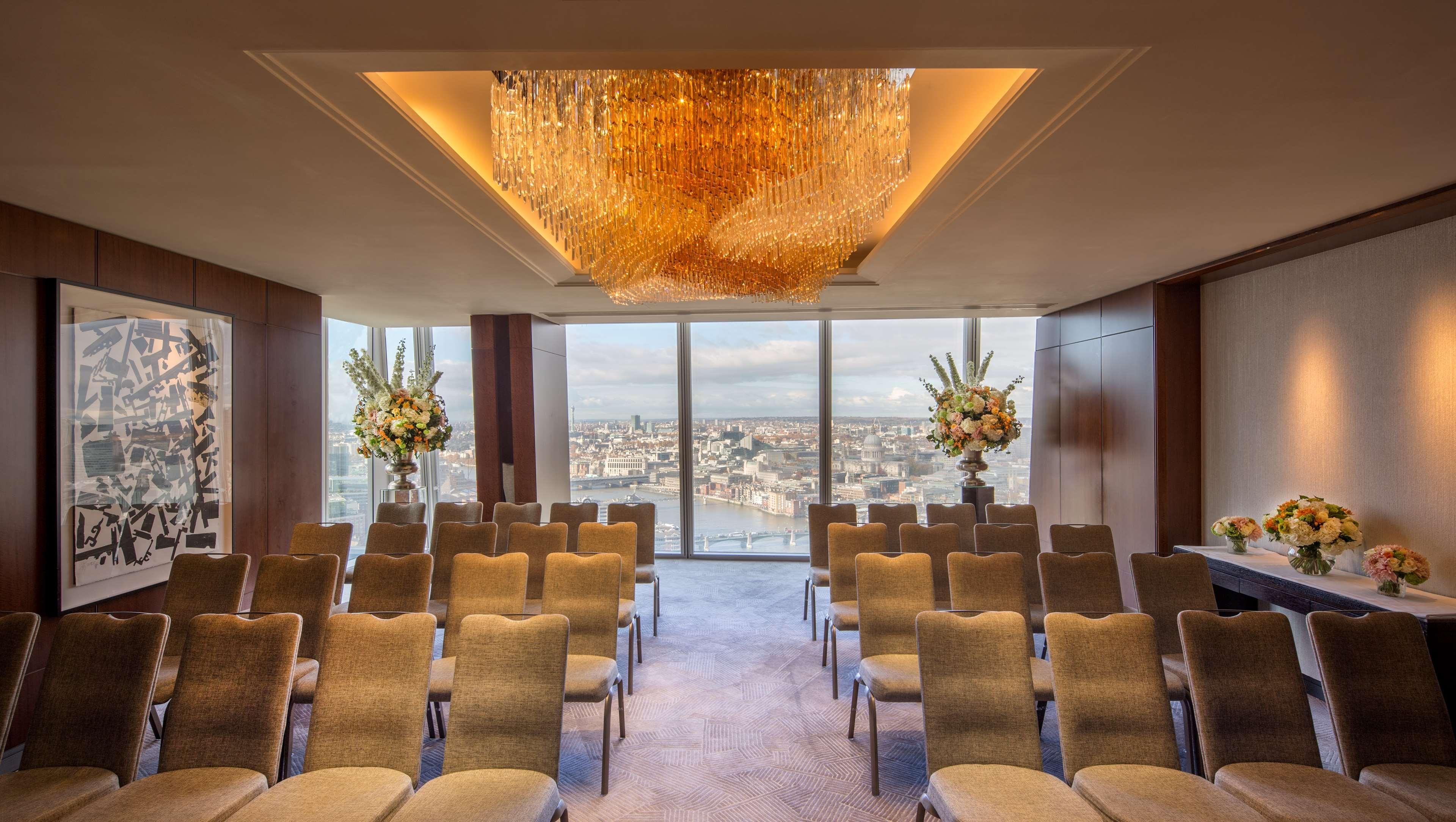 Shangri-La The Shard, Londra Esterno foto The Wedding Chapel